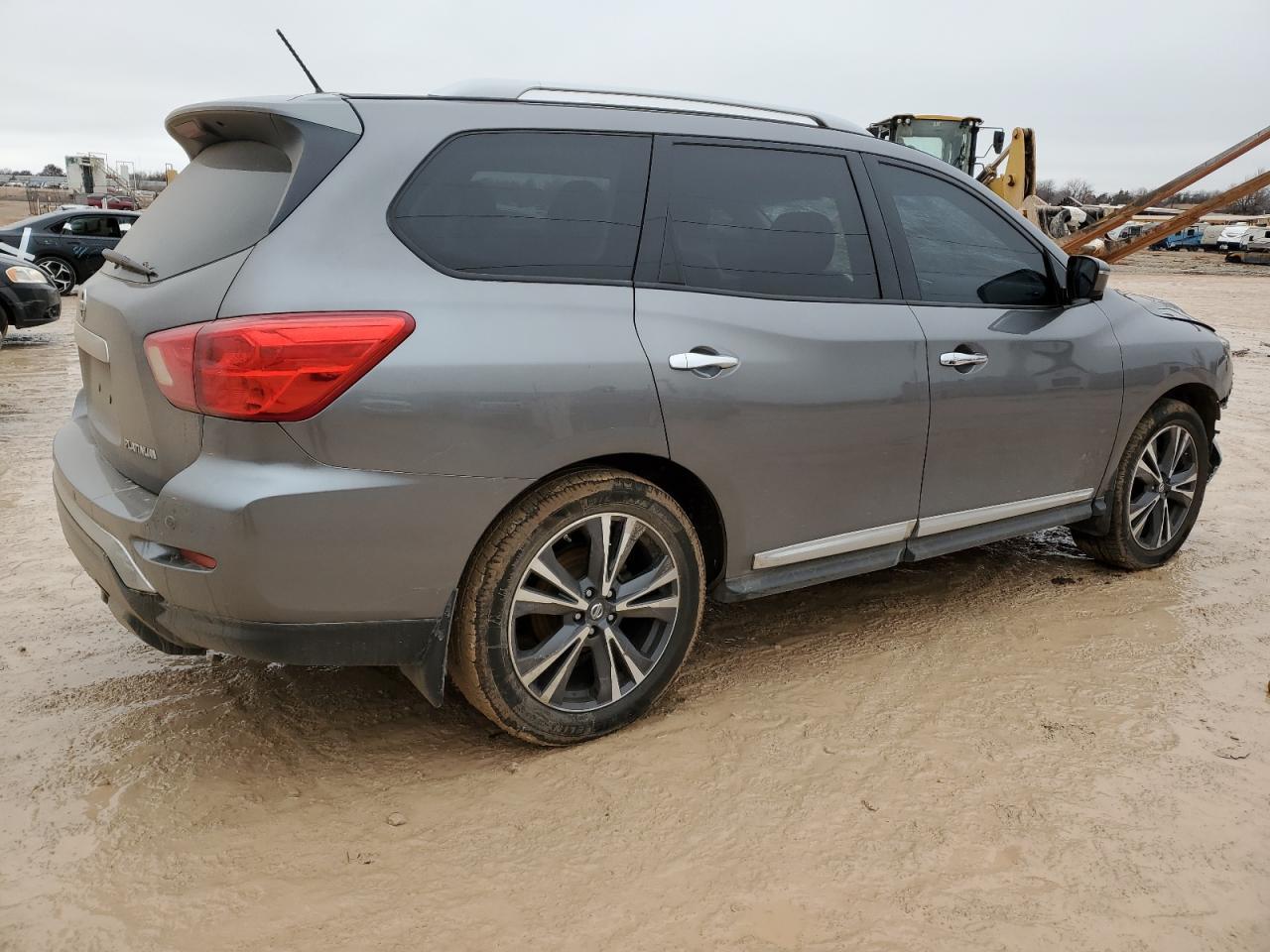 2017 NISSAN PATHFINDER - Image 3
