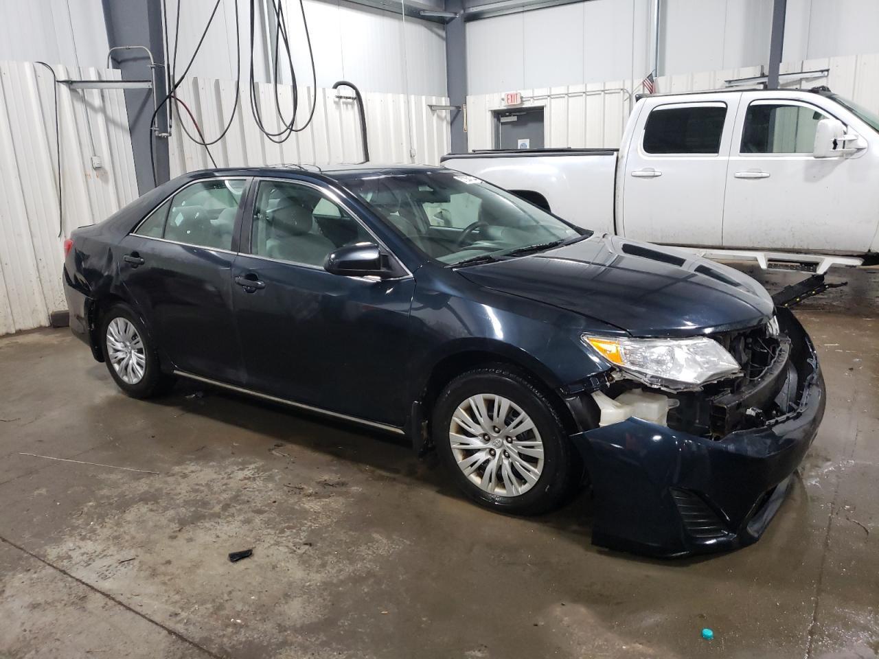 2014 TOYOTA CAMRY L - Image 4