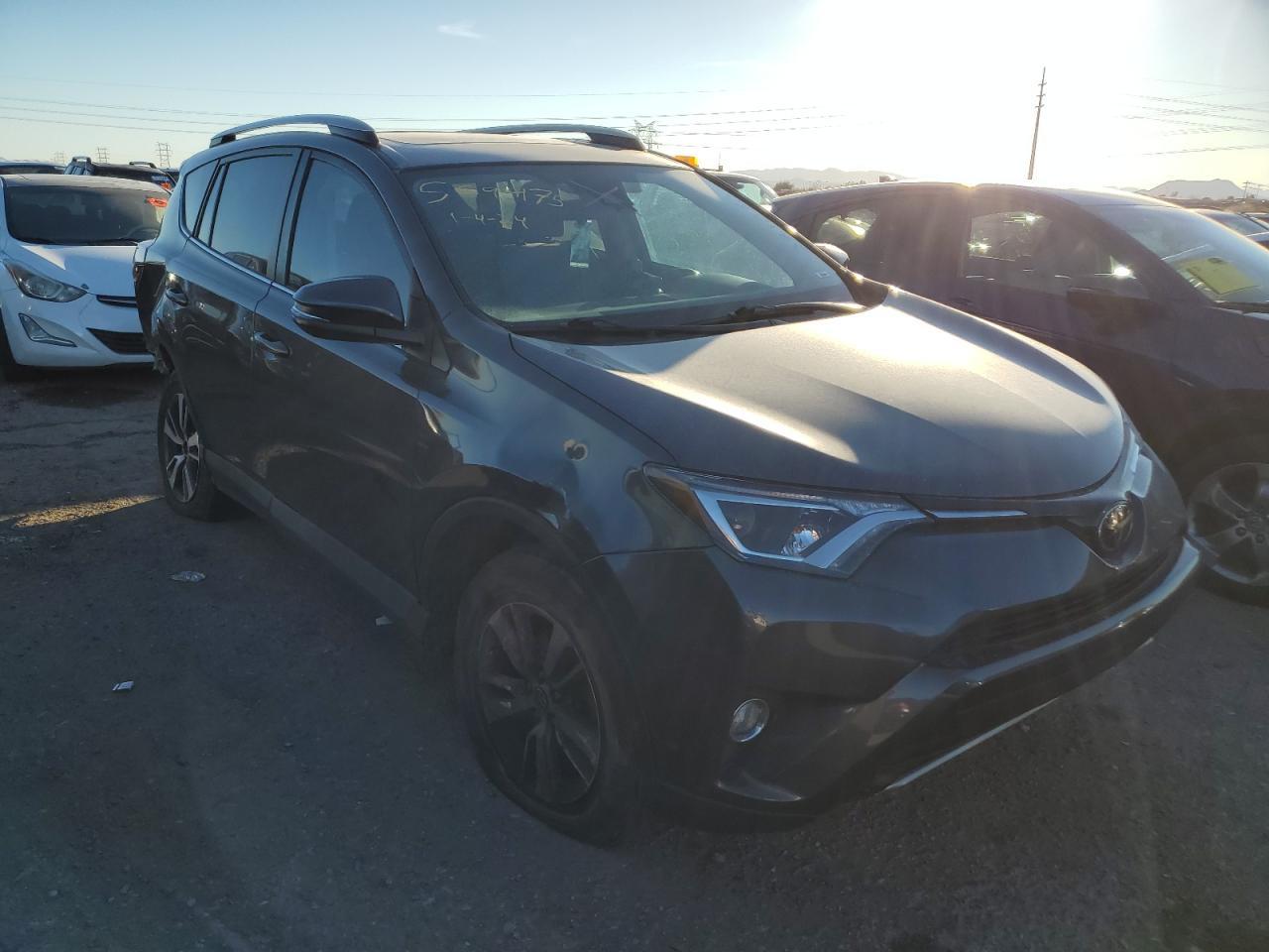 2017 TOYOTA RAV4 XLE - Image 4
