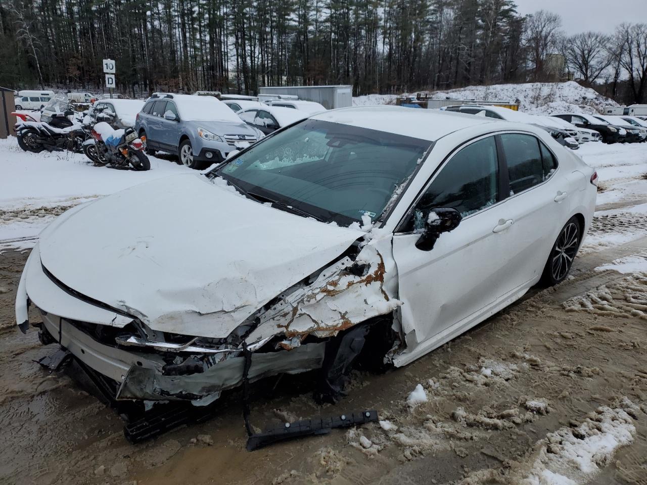 2020 TOYOTA CAMRY SE car image