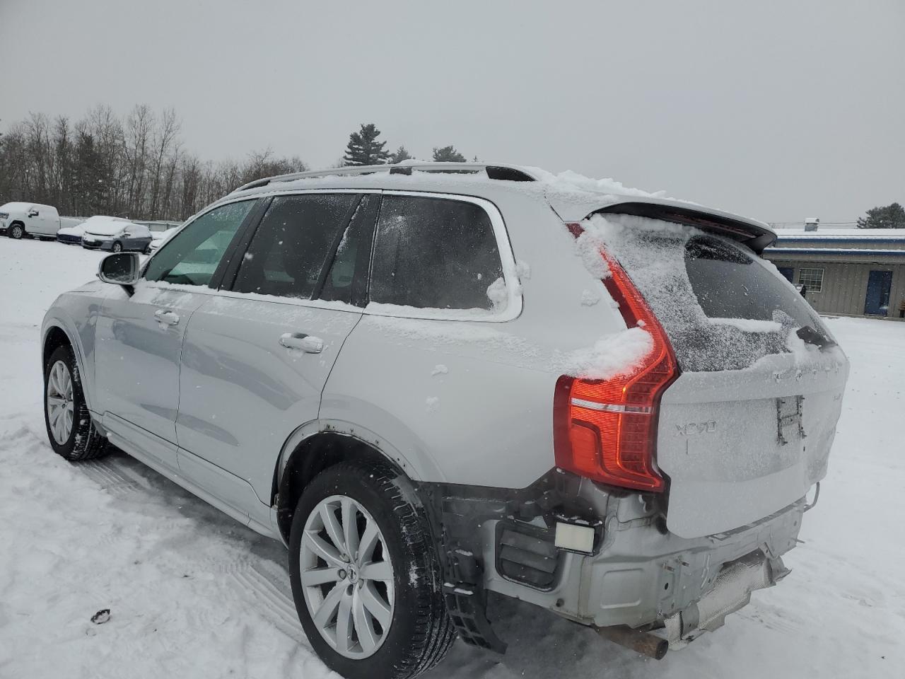2016 VOLVO XC90 T6 - Фото 2