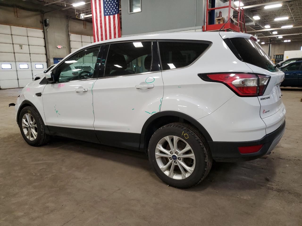 2017 FORD ESCAPE SE - Фото 2