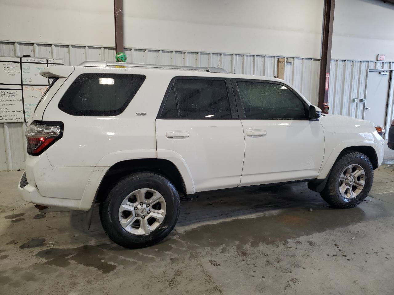 2018 TOYOTA 4RUNNER SR - Фото 3