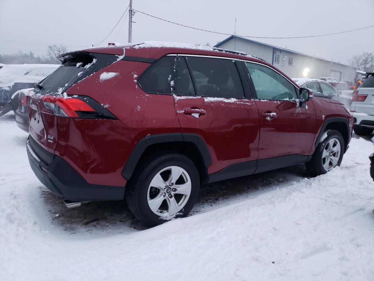 2020 TOYOTA RAV4 XLE - Фото 3