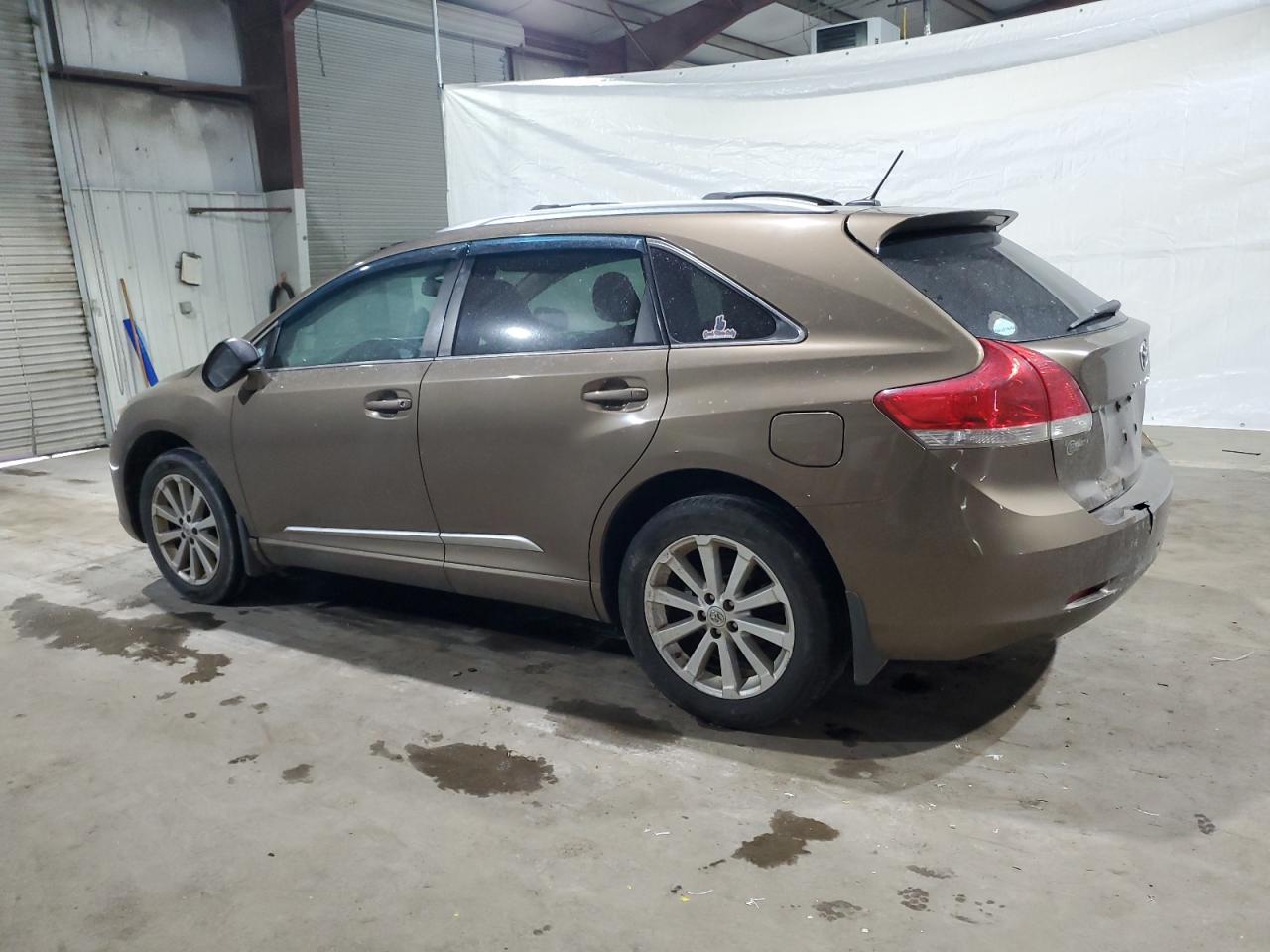 2011 TOYOTA VENZA - Image 2