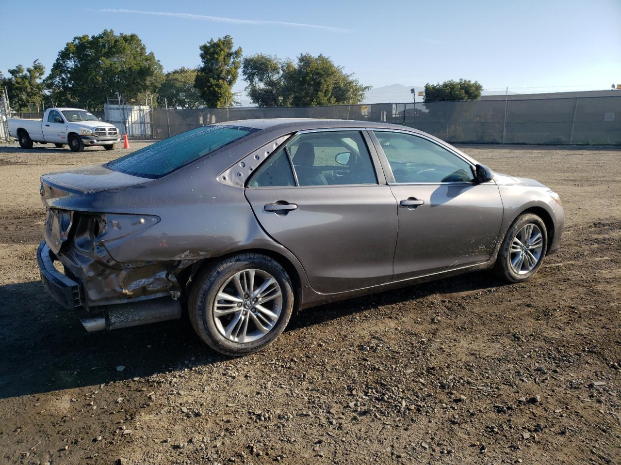 2016 TOYOTA CAMRY LE X - Фото 3