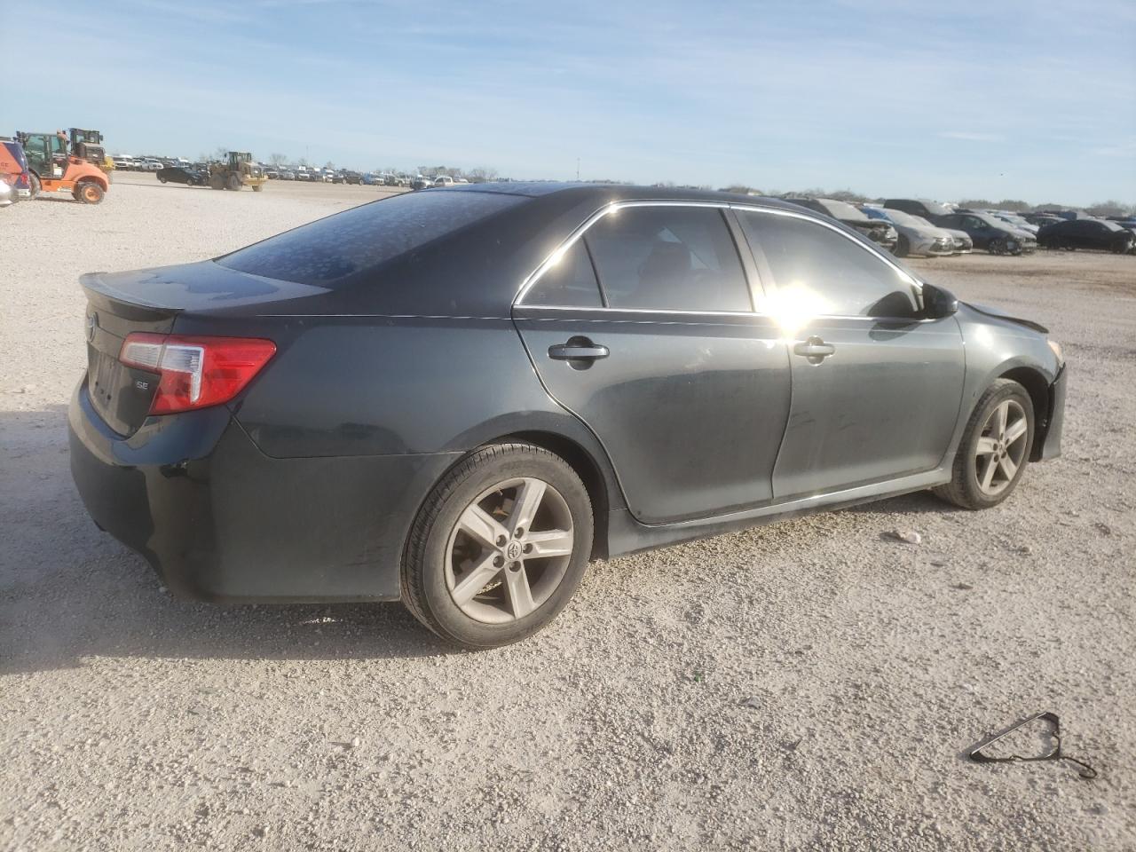 2013 TOYOTA CAMRY L - Image 3