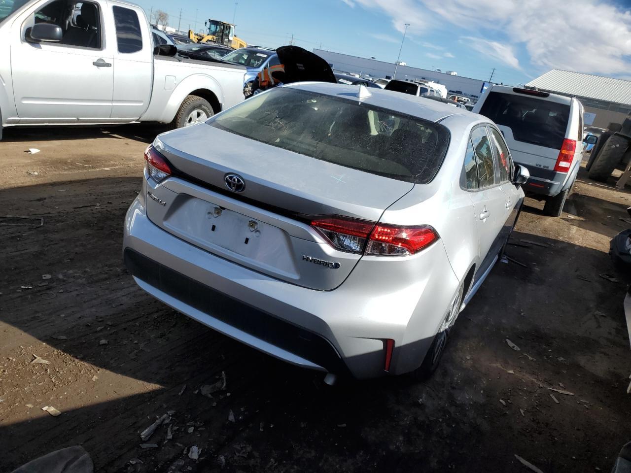 2021 TOYOTA COROLLA LE - Фото 3