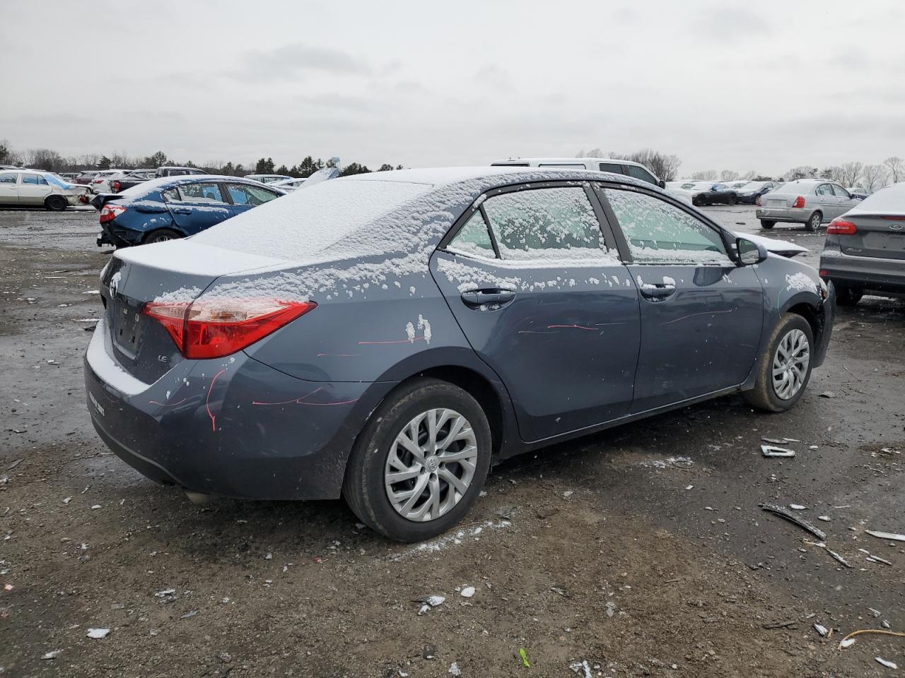2019 TOYOTA COROLLA L - Фото 3