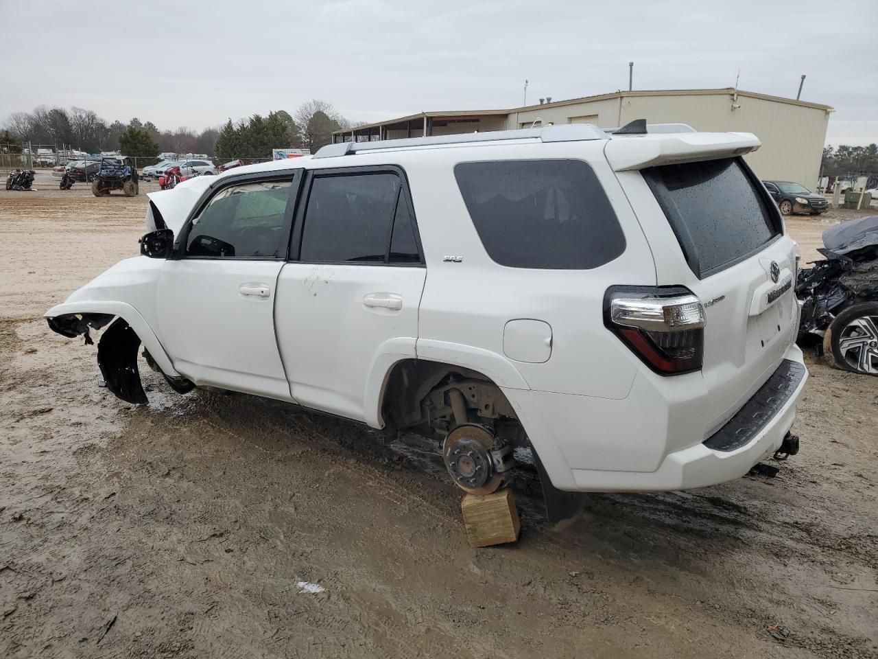 2018 TOYOTA 4RUNNER SR - Фото 2