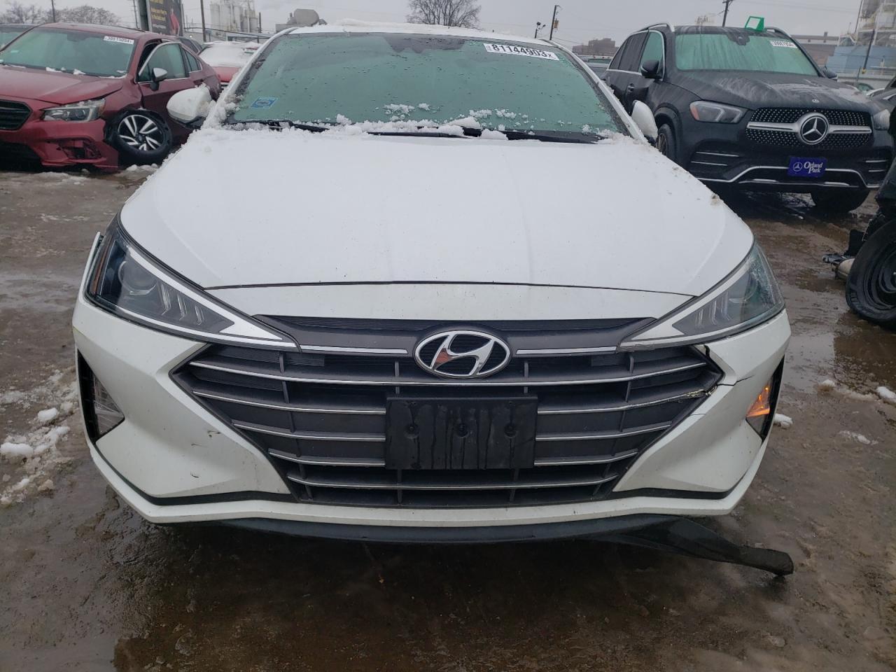 2019 HYUNDAI ELANTRA SE - Фото 5