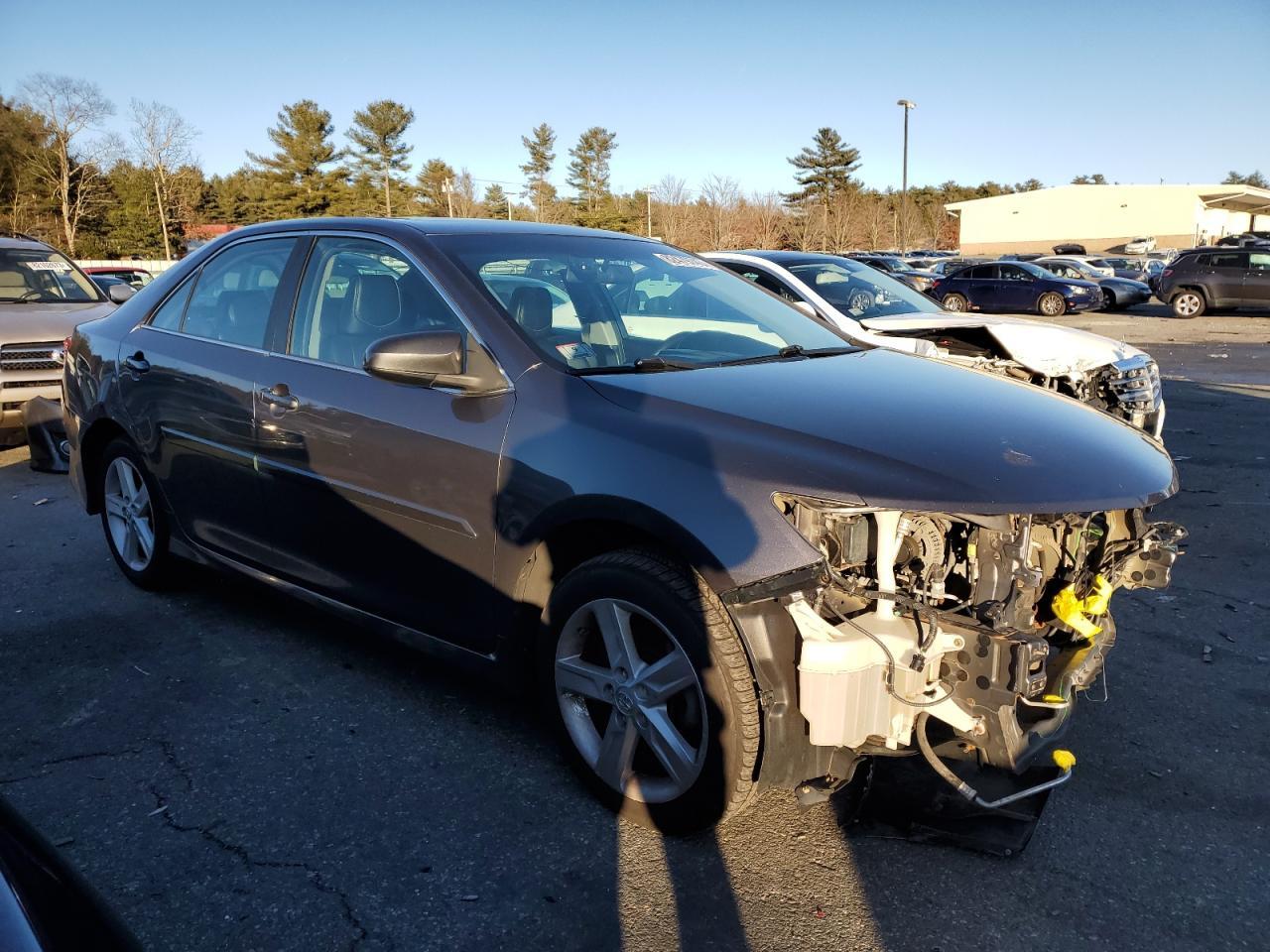 2014 TOYOTA CAMRY L - Image 4