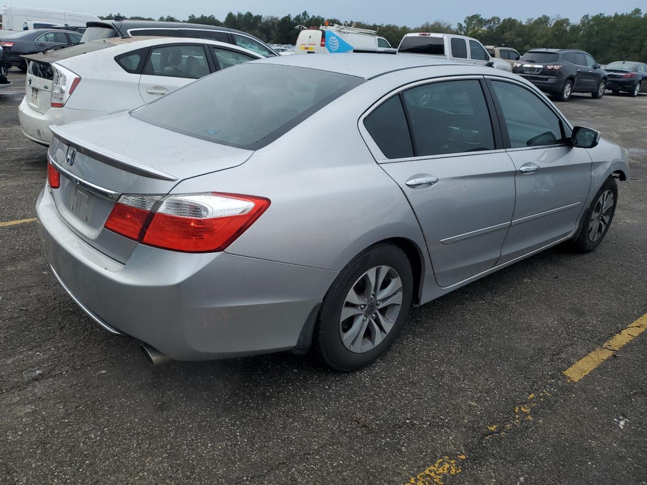 2014 HONDA ACCORD LX - Image 3