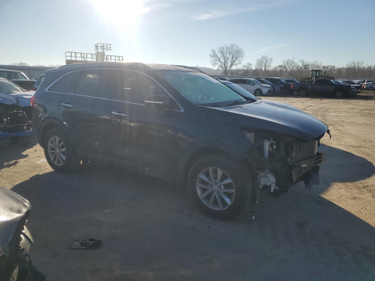 2016 KIA SORENTO LX - Image 4