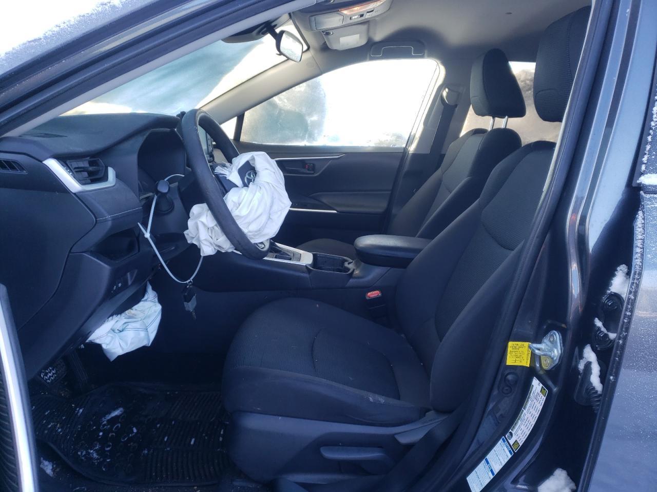 2021 TOYOTA RAV4 LE - Фото 7