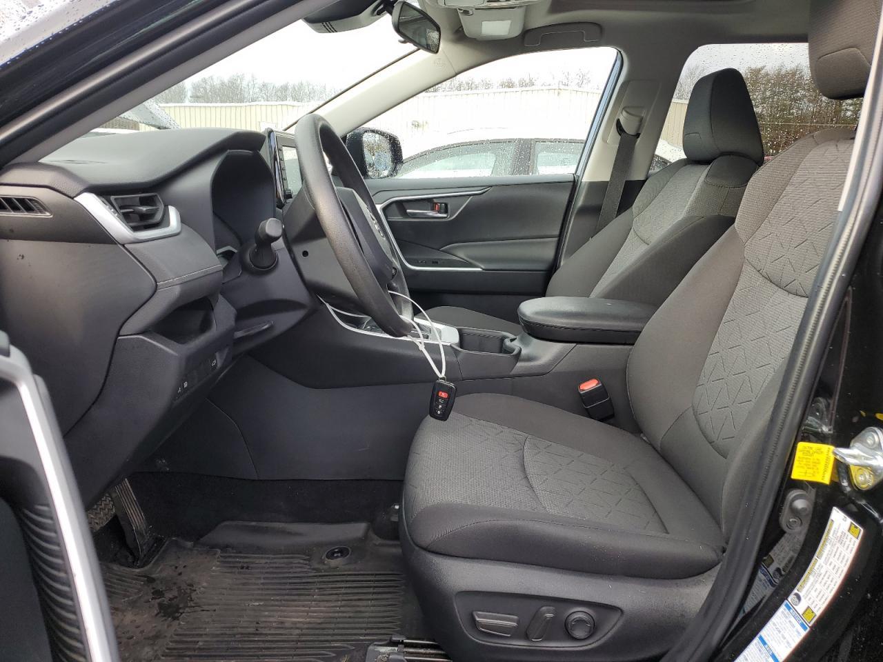 2022 TOYOTA RAV4 XLE - Image 7