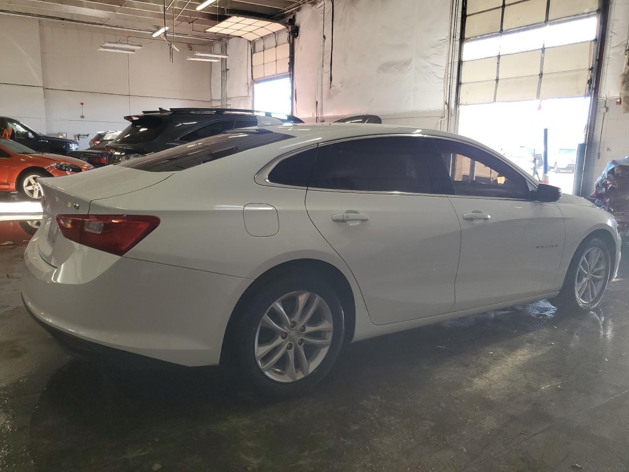 2017 CHEVROLET MALIBU LT - Image 3