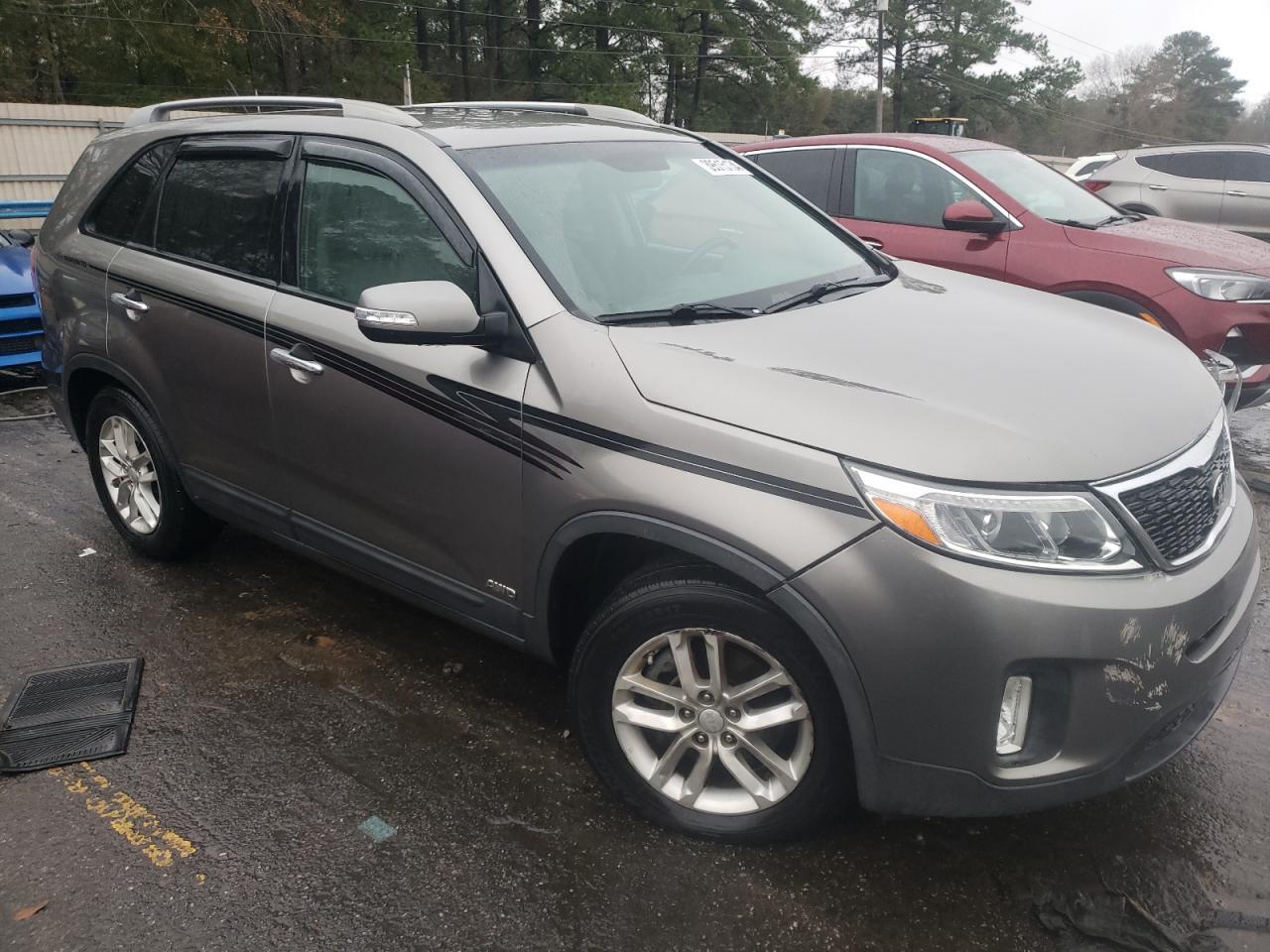 2015 KIA SORENTO LX - Image 4