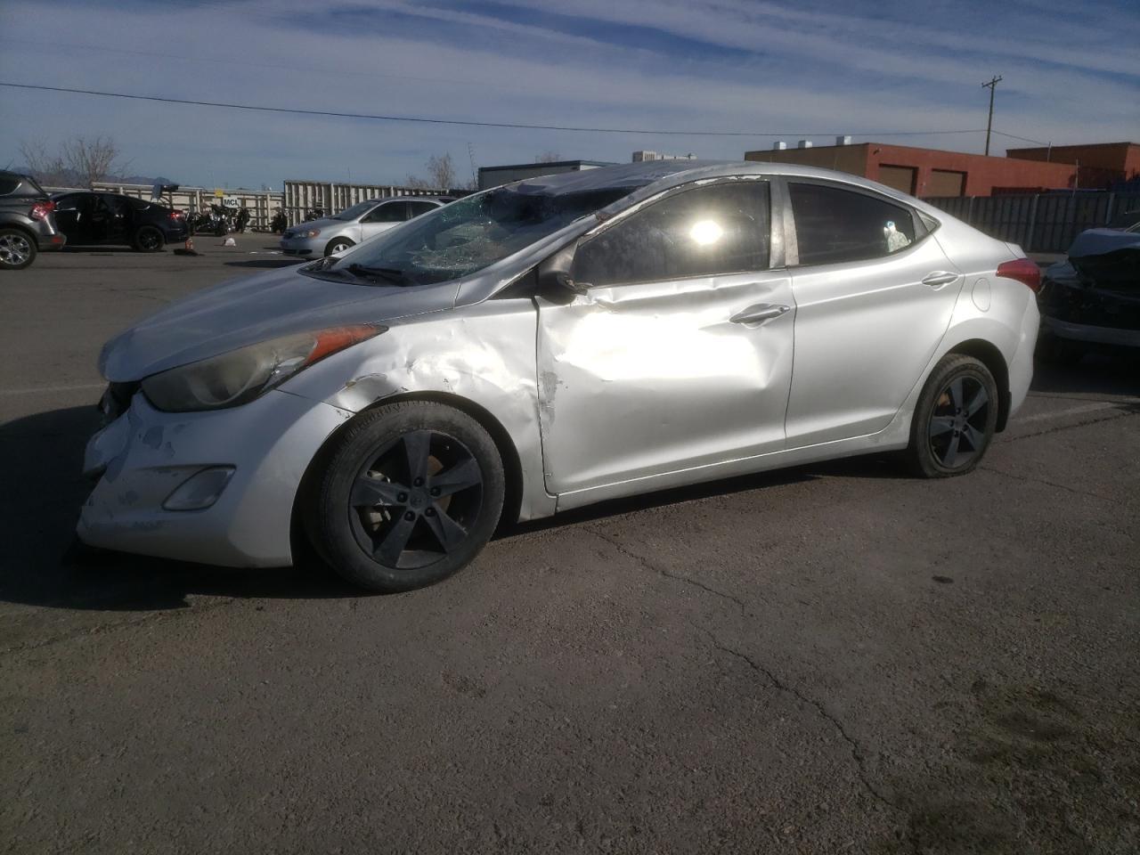 2013 HYUNDAI ELANTRA GL