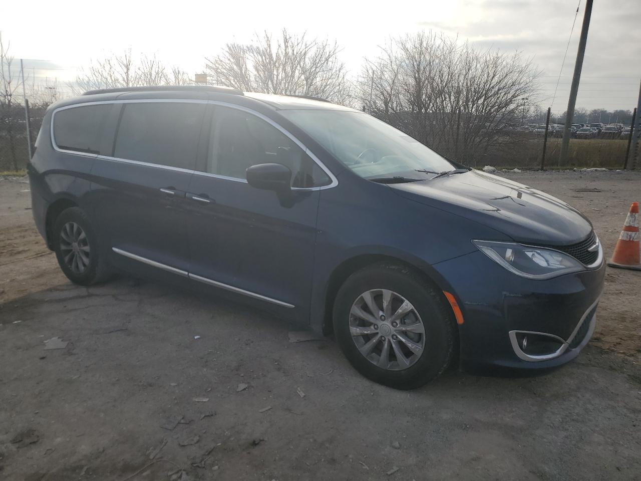 2017 CHRYSLER PACIFICA T - Image 4