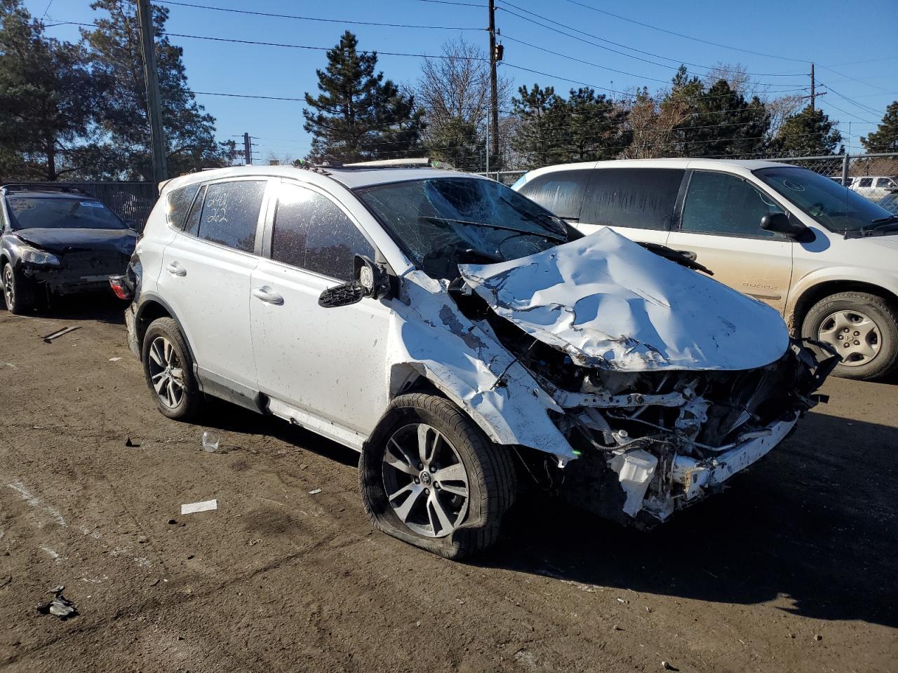 2017 TOYOTA RAV4 XLE - Image 4