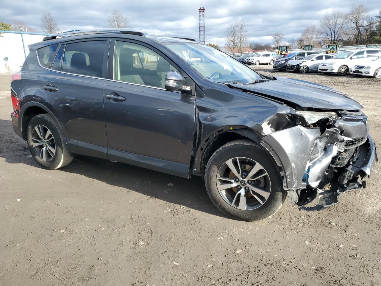 2017 TOYOTA RAV4 XLE - Image 4