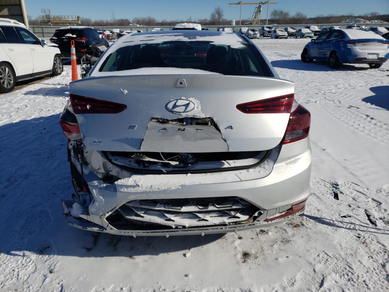 2019 HYUNDAI ELANTRA SE - Фото 6