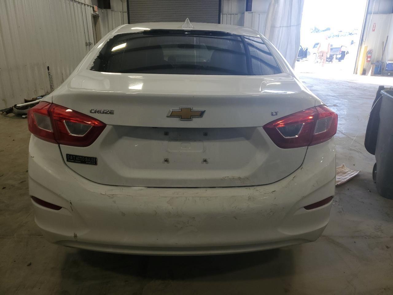 2017 CHEVROLET CRUZE LT - Image 6