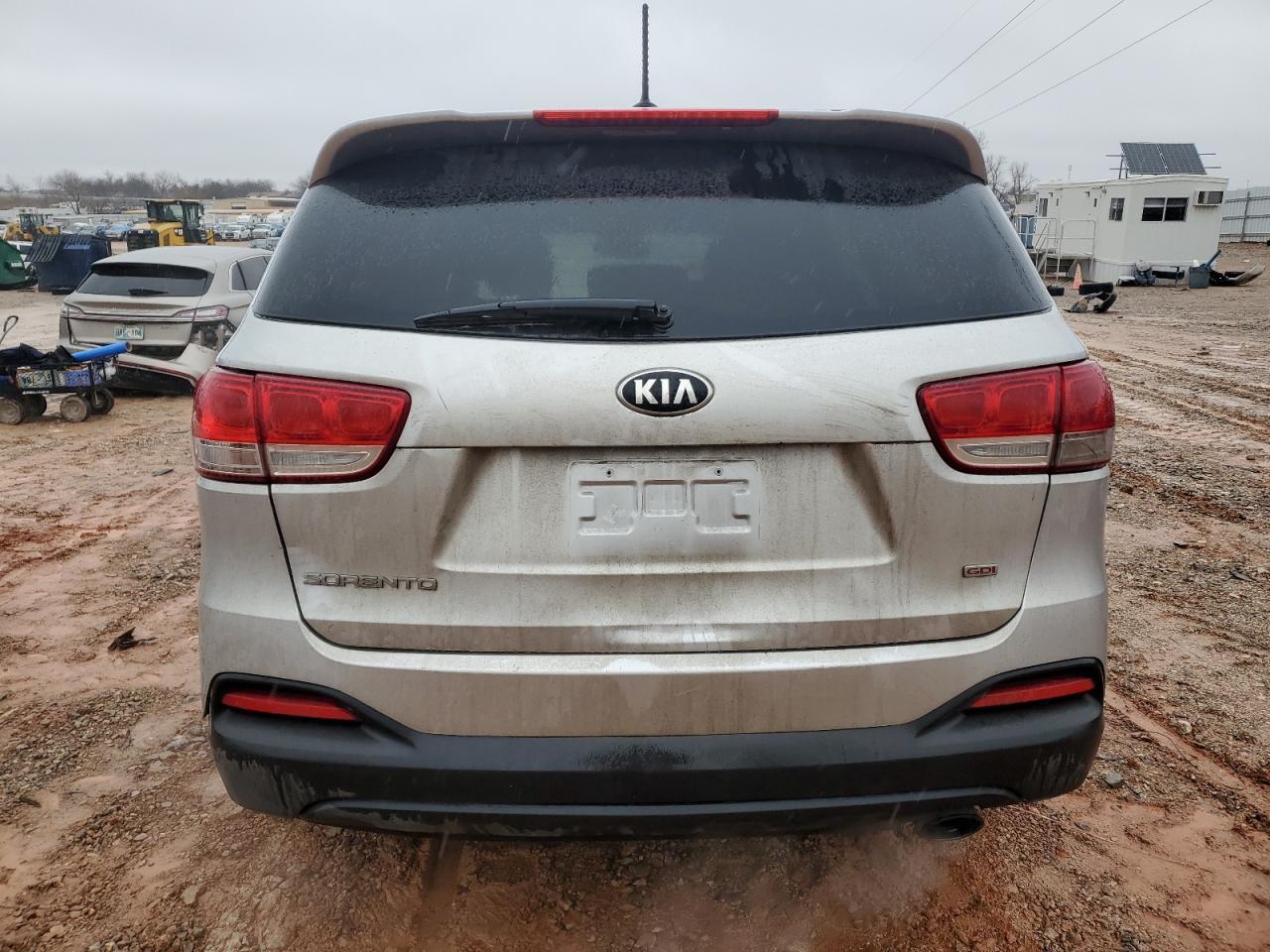 2017 KIA SORENTO LX - Фото 6