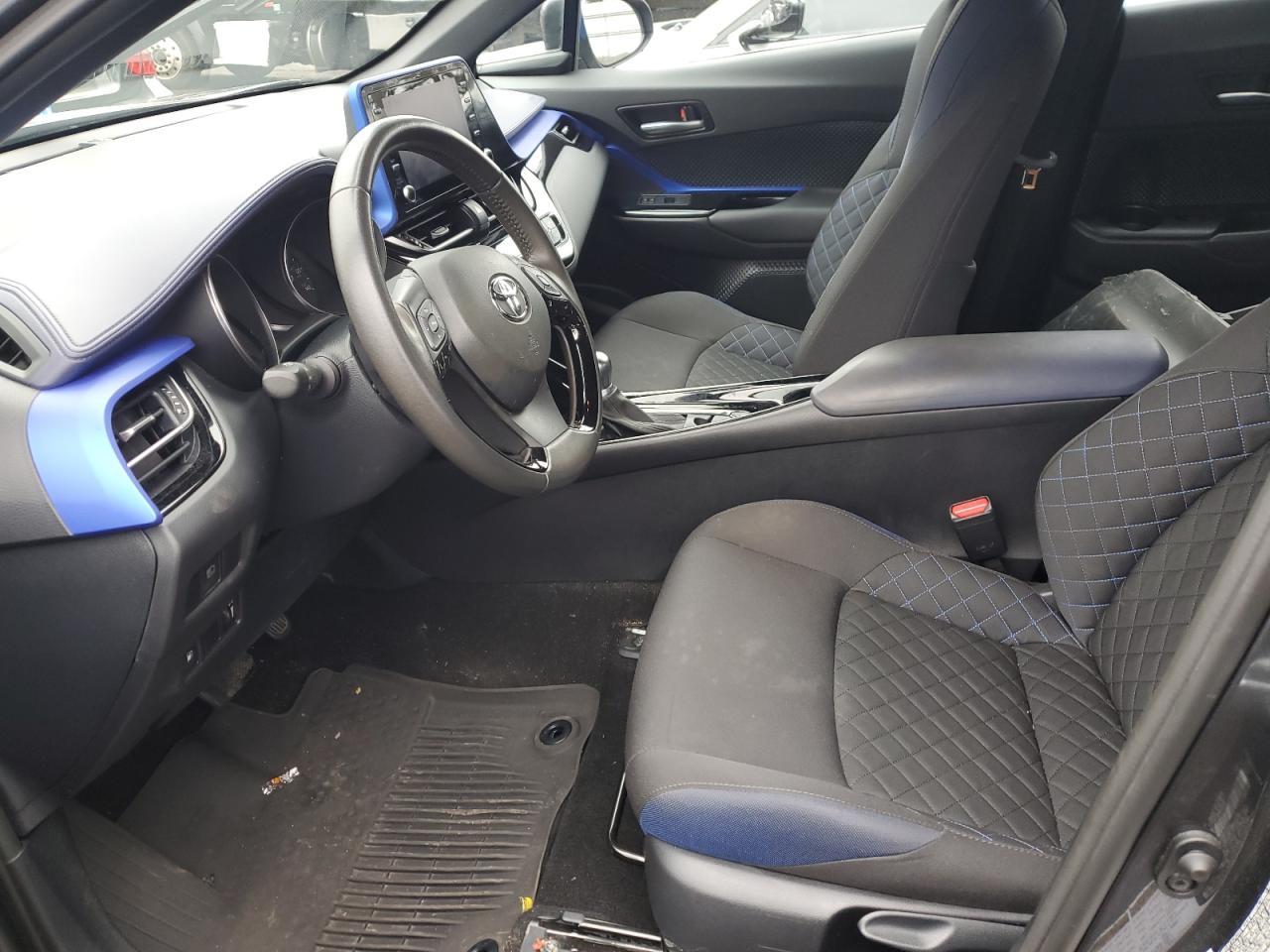 2021 TOYOTA C-HR XLE - Image 7
