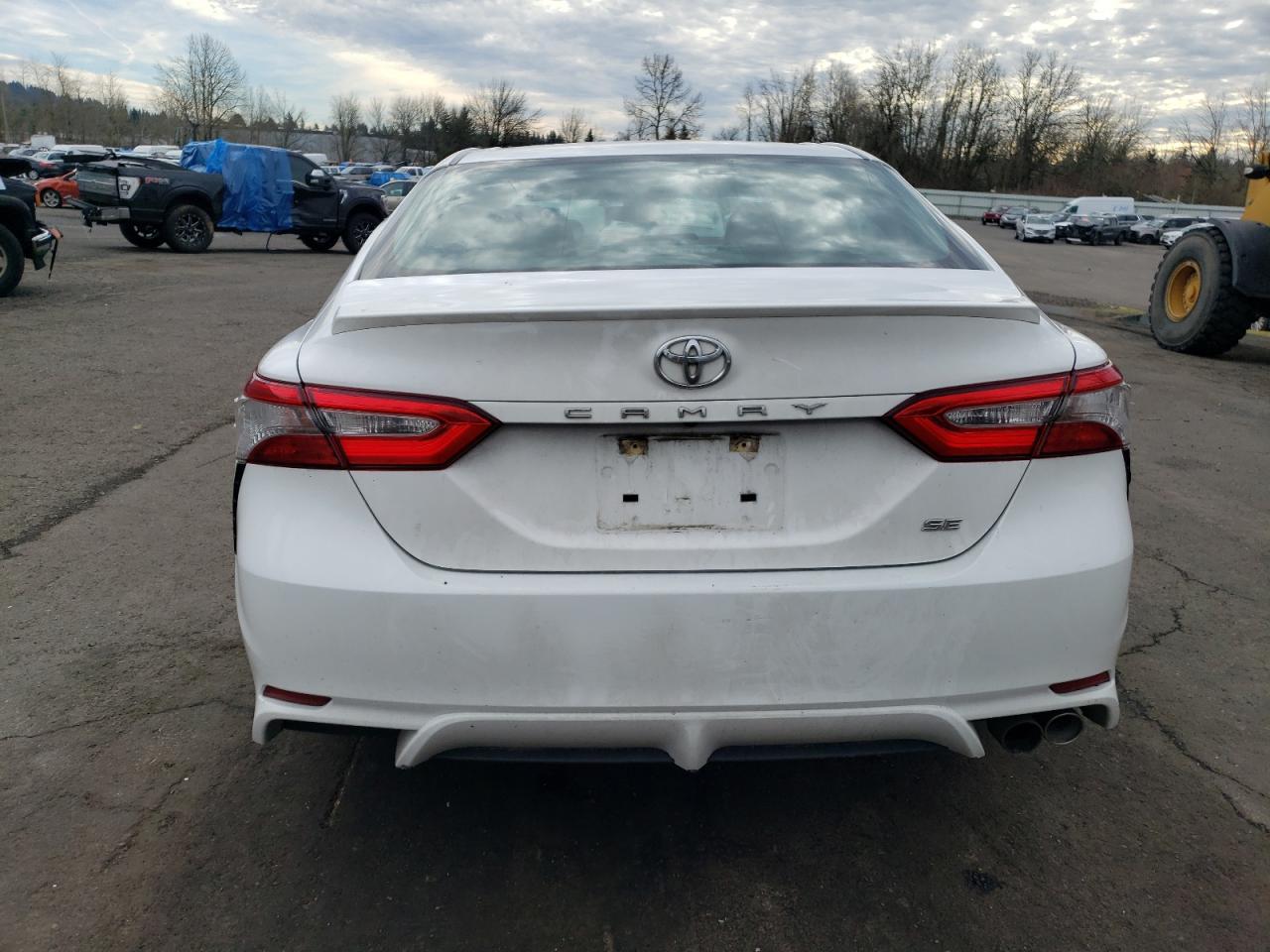 2018 TOYOTA CAMRY L - Image 6