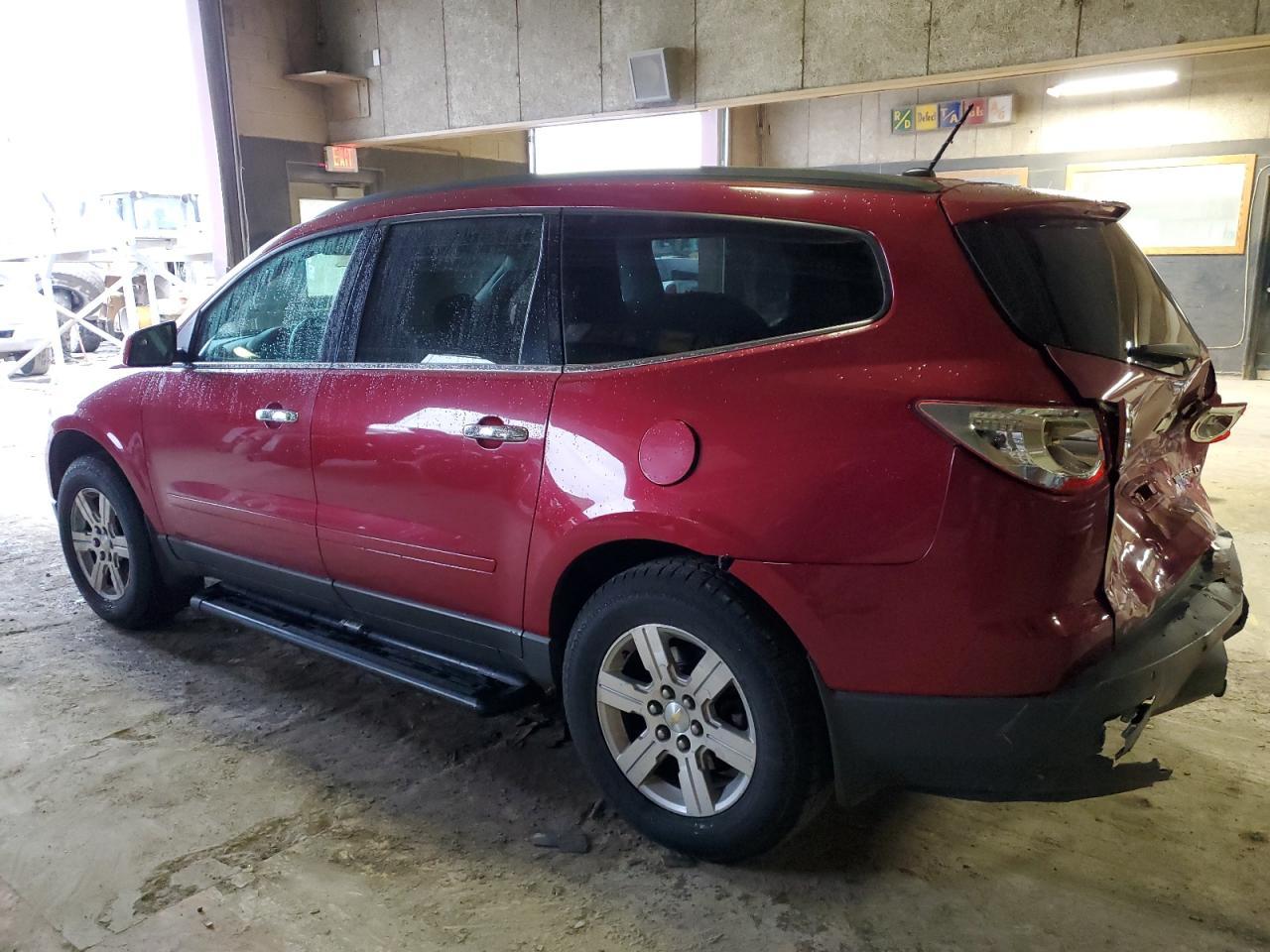 2012 CHEVROLET TRAVERSE L - Image 2