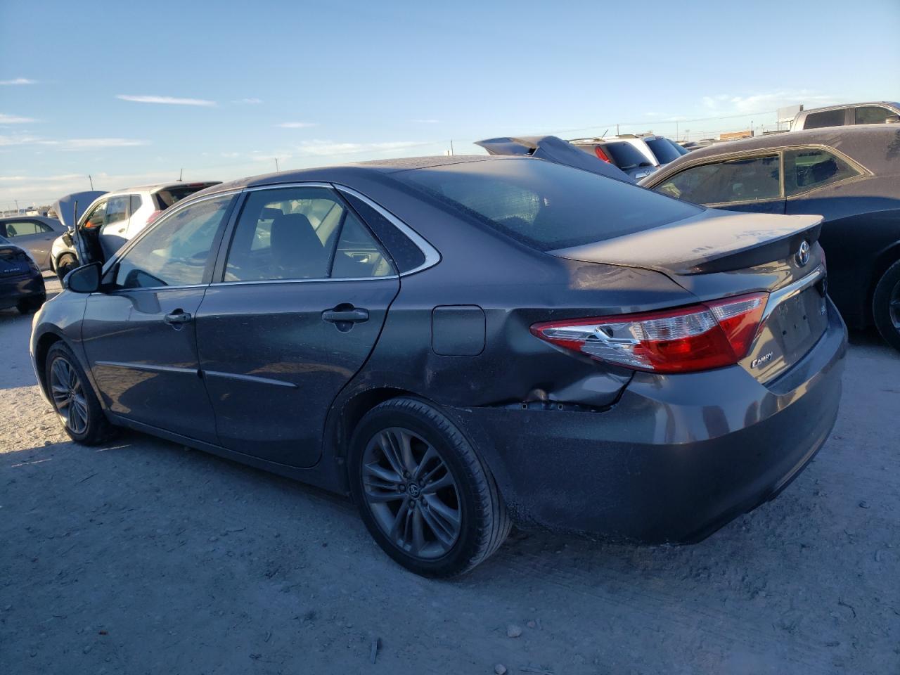 2016 TOYOTA CAMRY LE - Image 2
