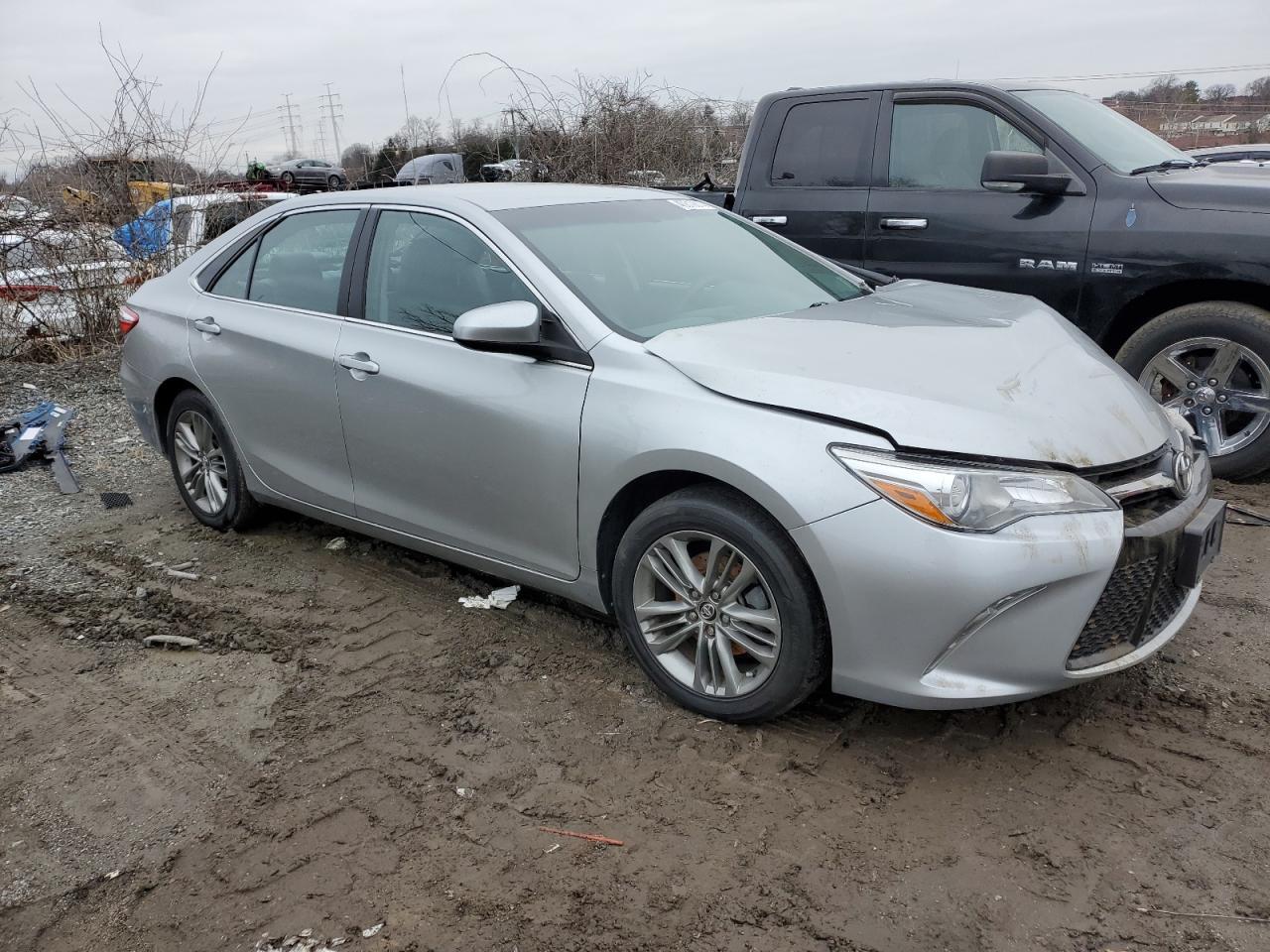 2016 TOYOTA CAMRY LE - Фото 4
