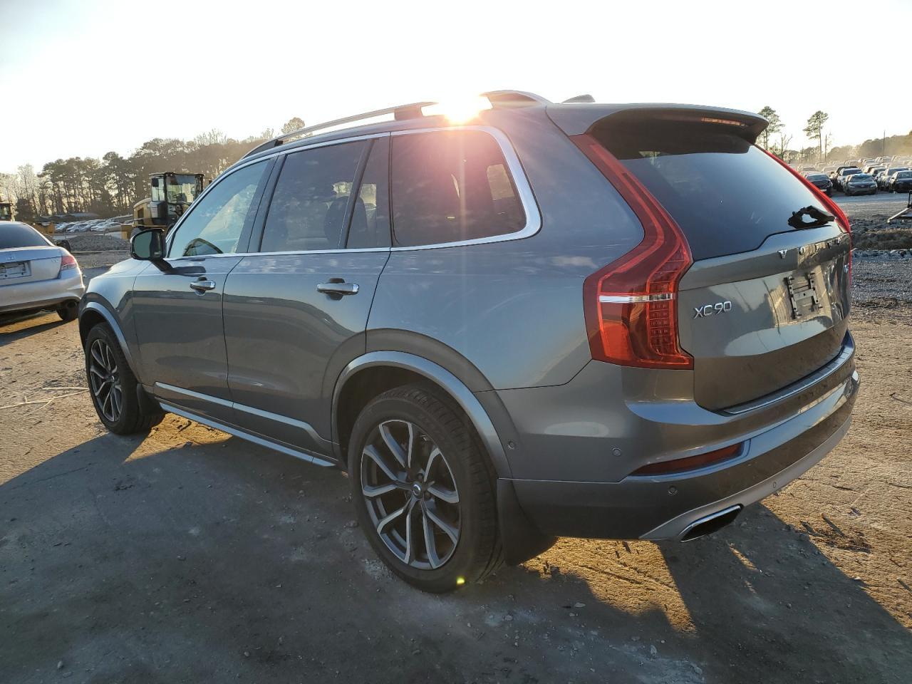 2016 VOLVO XC90 T6 - Фото 2