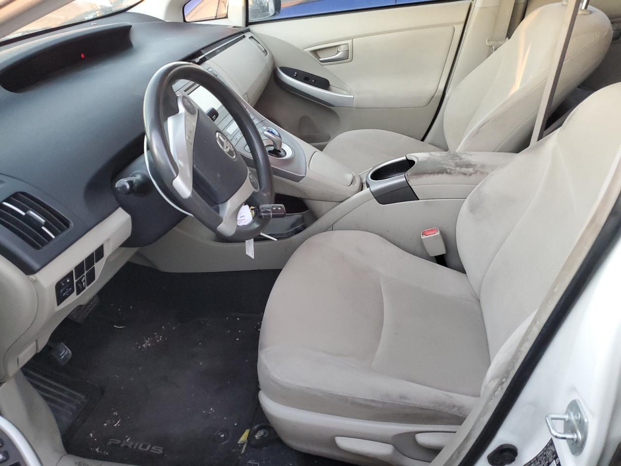 2015 TOYOTA PRIUS - Image 7