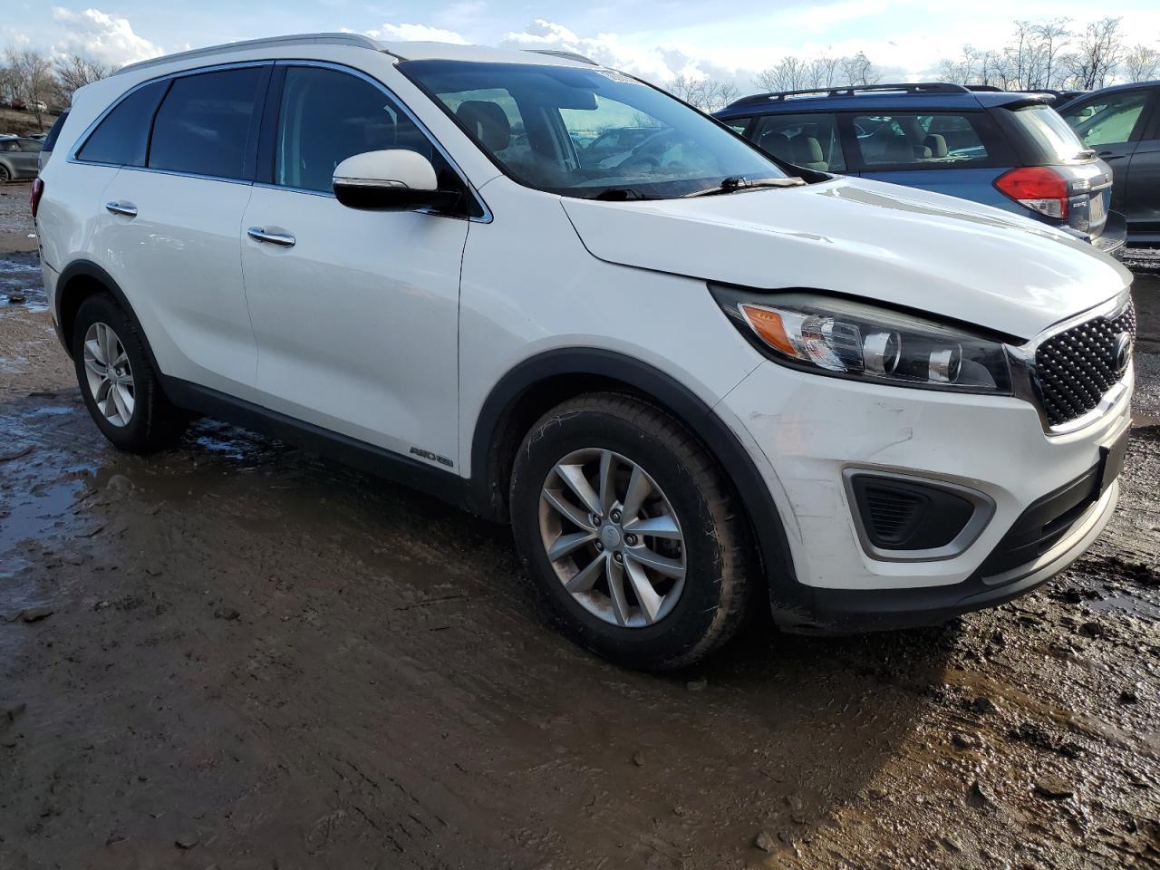 2016 KIA SORENTO LX - Image 4