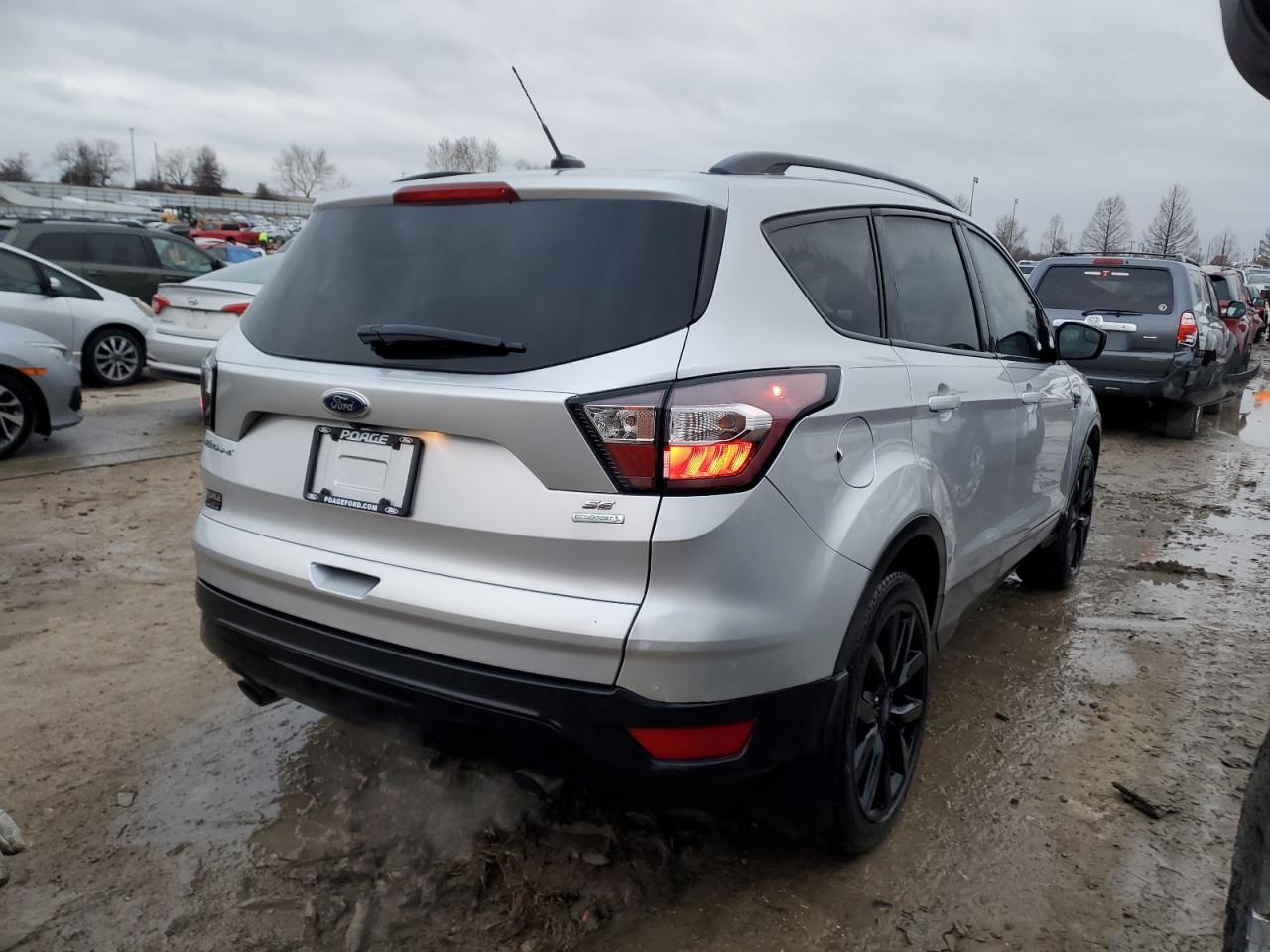 2017 FORD ESCAPE SE - Фото 3