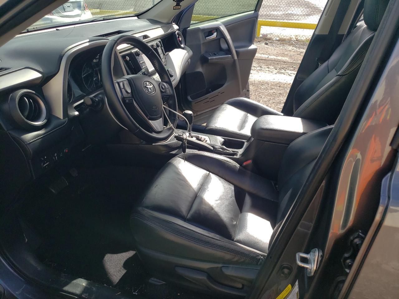 2017 TOYOTA RAV4 XLE - Image 7