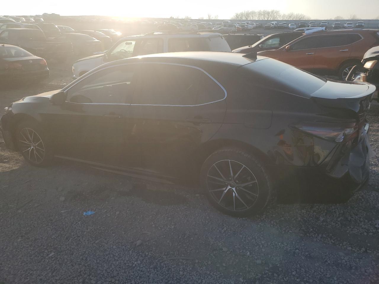 2021 TOYOTA CAMRY SE - Фото 2