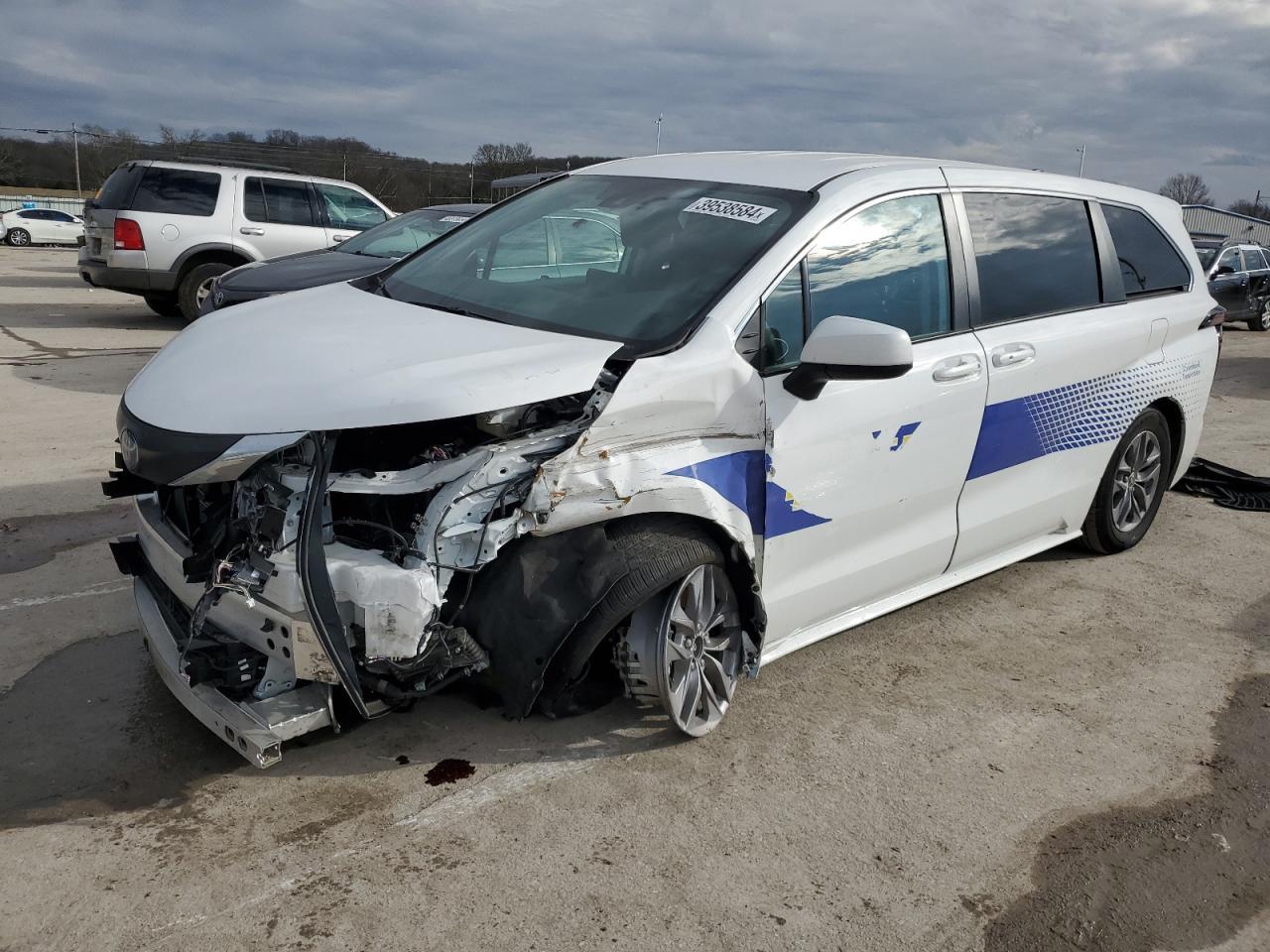 2023 TOYOTA SIENNA LE car image