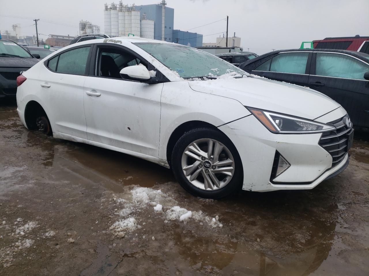 2019 HYUNDAI ELANTRA SE - Фото 4