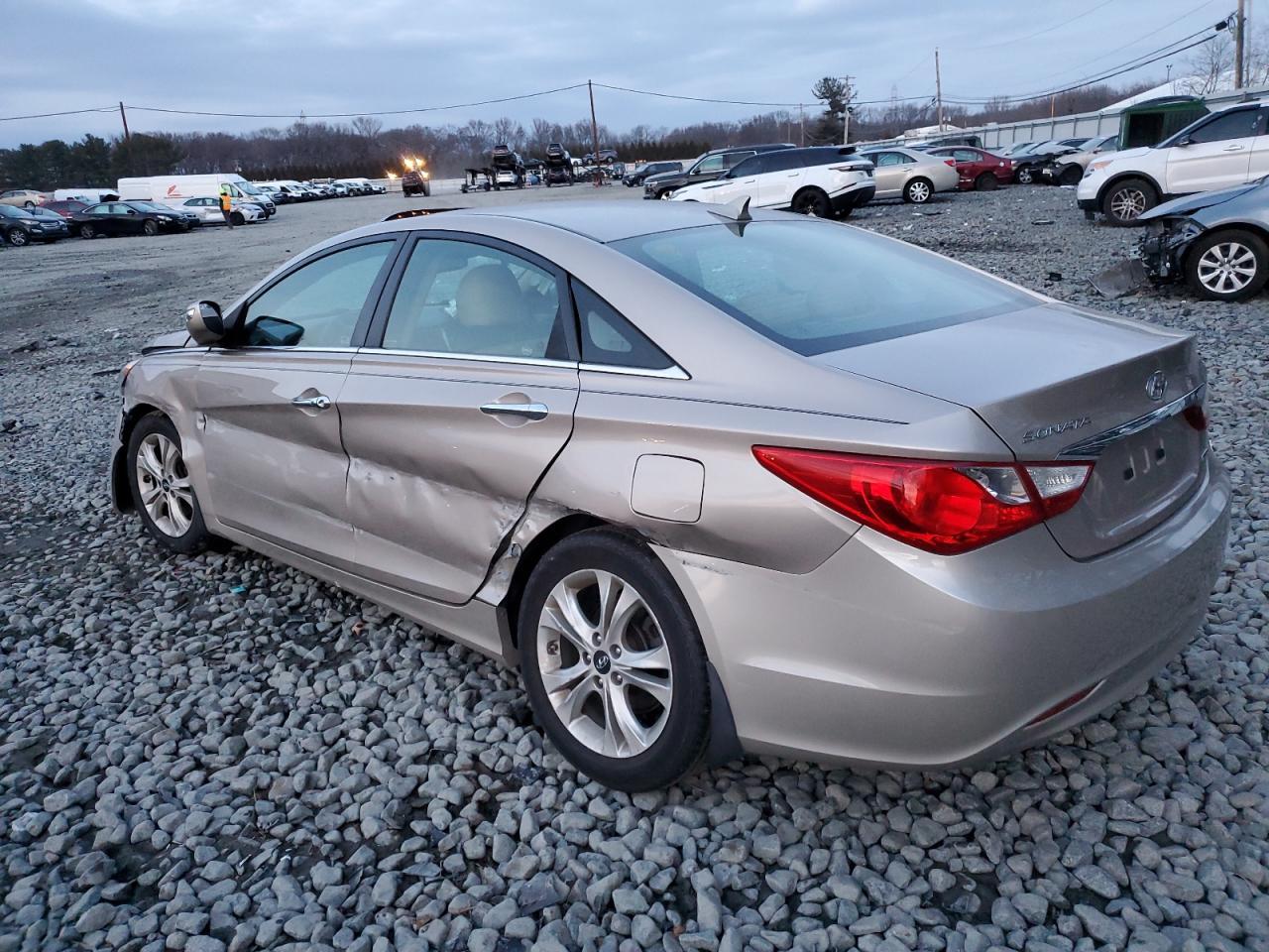 2011 HYUNDAI SONATA SE - Фото 2