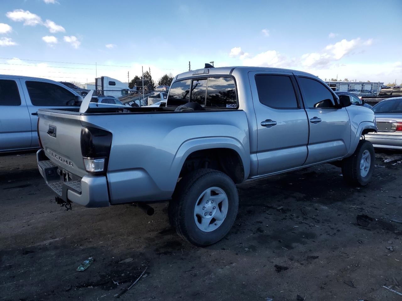 2017 TOYOTA TACOMA DOU - Фото 3