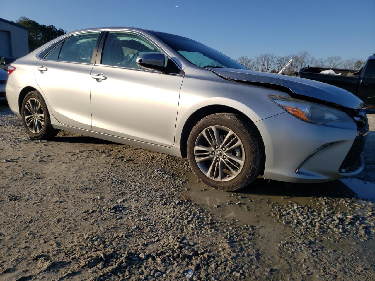 2016 TOYOTA CAMRY LE - Фото 4