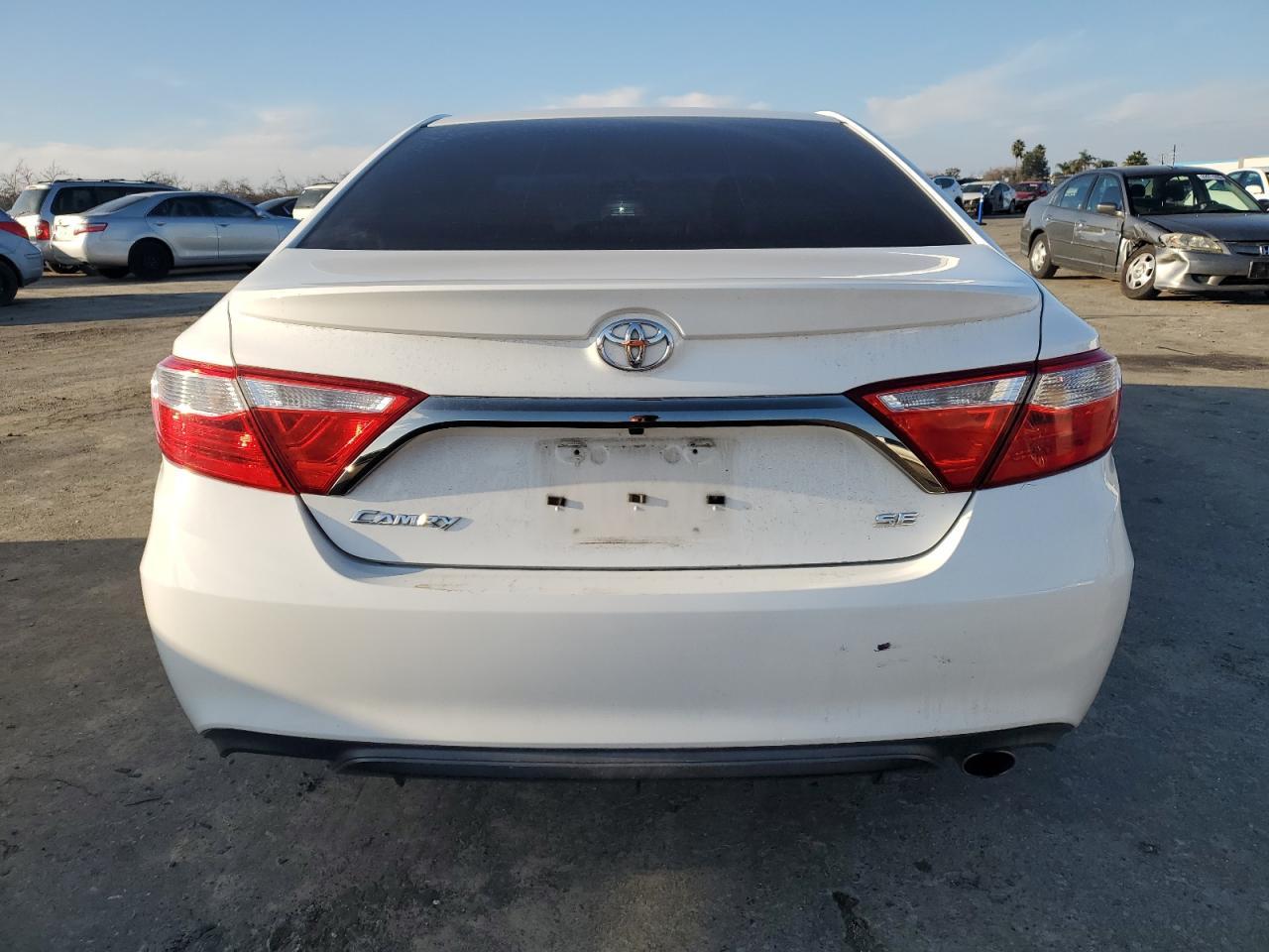 2015 TOYOTA CAMRY LE - Фото 6