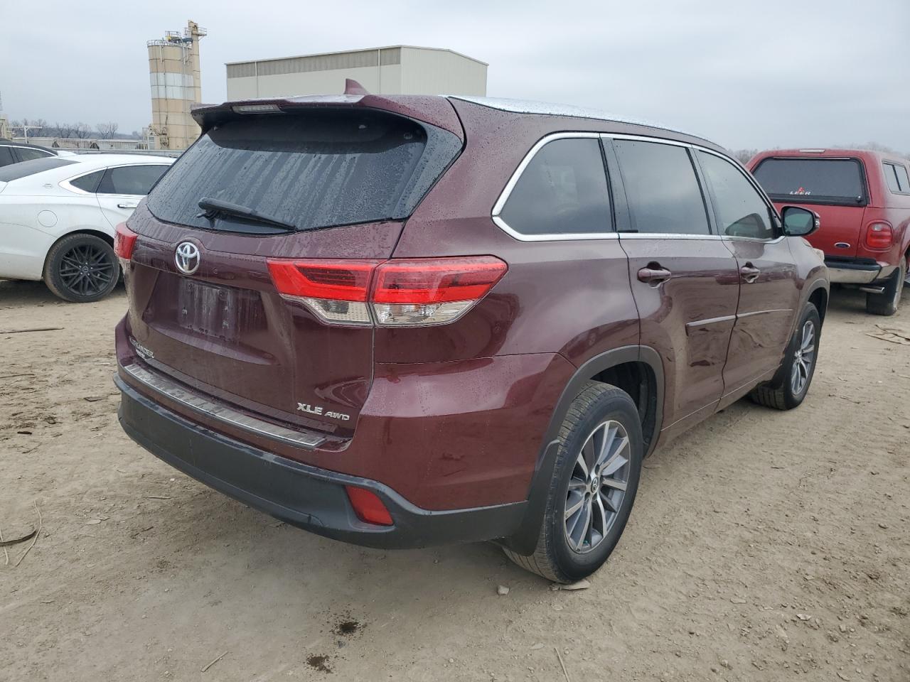 2018 TOYOTA HIGHLANDER - Фото 3