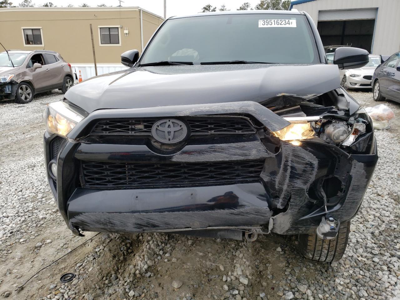 2017 TOYOTA 4RUNNER SR - Фото 5