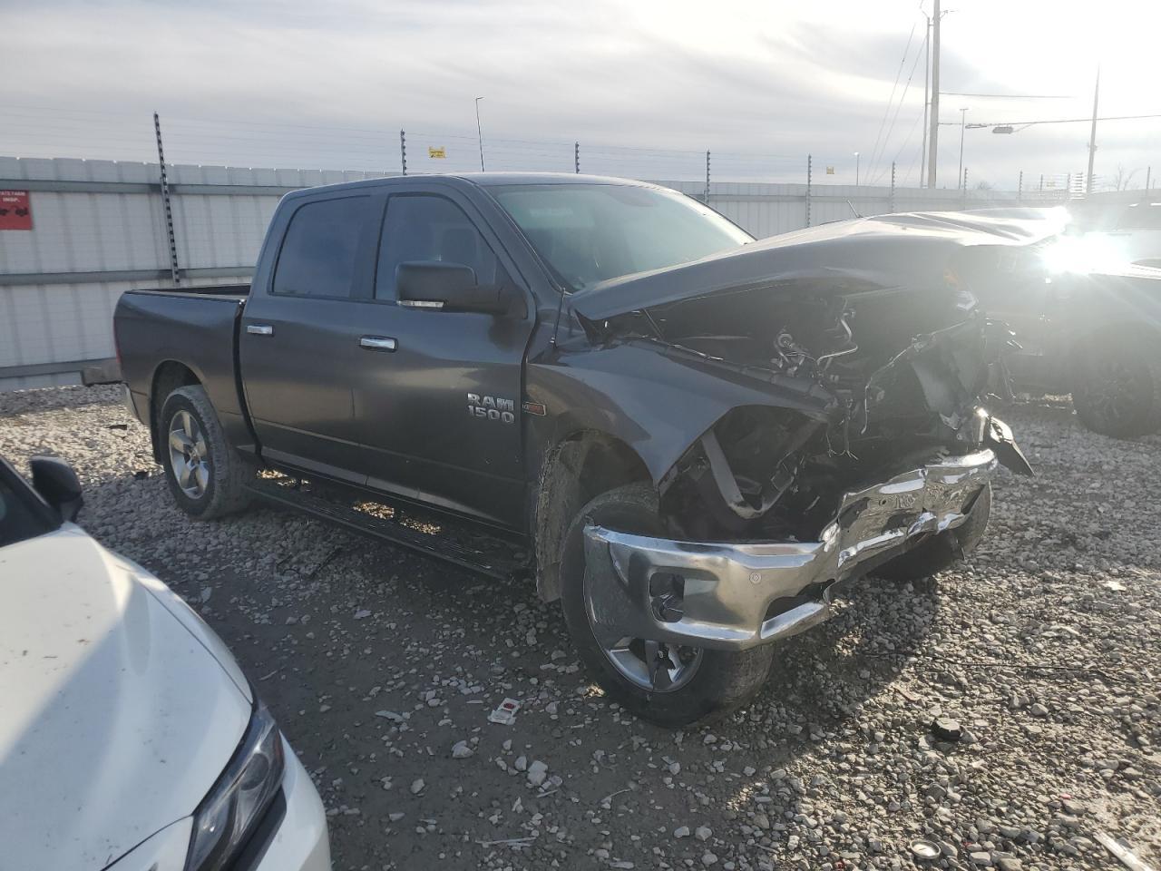 2017 RAM 1500 SLT - Image 4