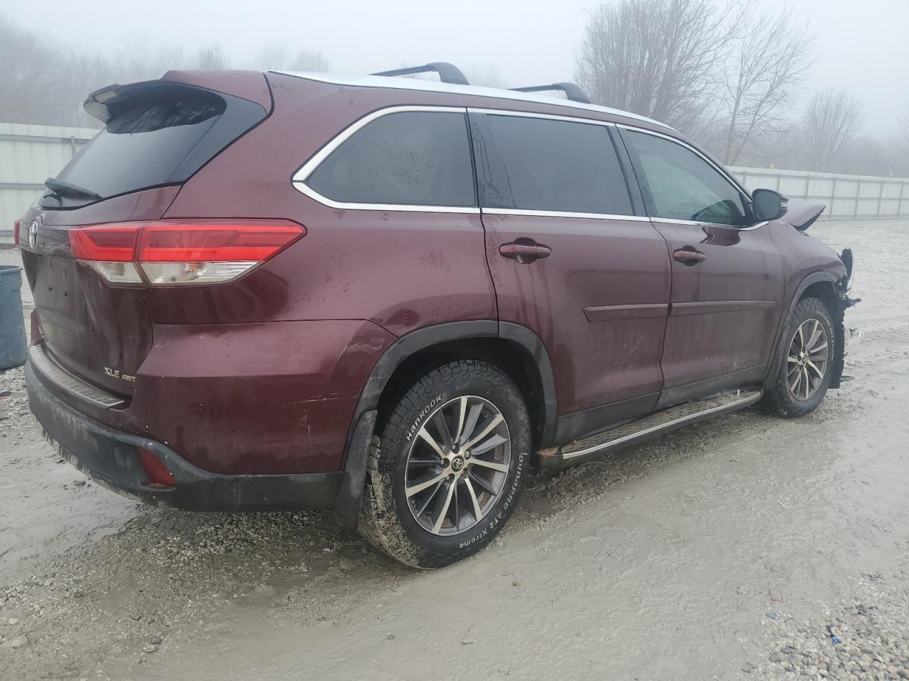 2019 TOYOTA HIGHLANDER - Image 3